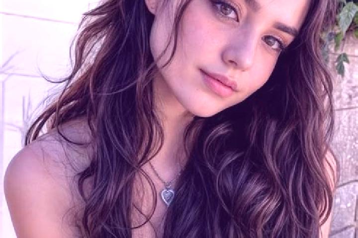 Sage, 27, a auburn dark-eyed slavic companion based in Pietramurata. Offering Striptease, A-Level, Party Girl. Available for incall and outcall, day and even...