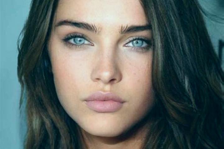 Sage, 27, a brunette grey-eyed caucasian companion based in Arki. Offering CIM, Massage, Party Girl. Available for incall and outcall, day and evening dates.