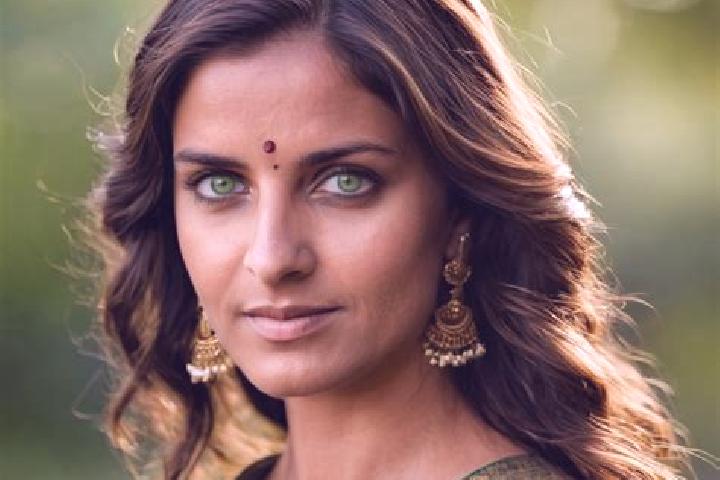 Sage, 27, a chestnut green-eyed indian companion based in Otricoli. Offering Massage, Fetish, Domination, Couples. Available for incall and outcall, overnigh...