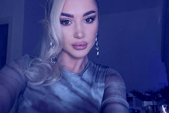 Sage, 28, a blonde dark-eyed mixed companion based in Ceska Lipa. Offering Travel Companion, Erotic Massage, Dinner Date, Striptease. Available for incall an...