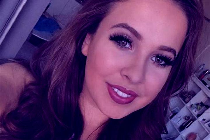 Sage, 28, a red grey-eyed latina companion based in Bohunovice. Offering Party Girl, Fetish, CIM. Available for incall and outcall, overnight bookings availa...