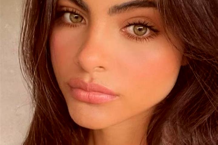 Sage, 30, a brunette dark-eyed caucasian companion based in Trest. Offering Dinner Date, CIM, Deep French Kissing. Available for incall and outcall, overnigh...