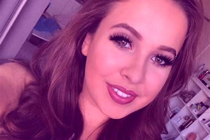 Sage, 32, a blonde brown-eyed middle eastern companion based in Portsmouth. Offering Domination, 69, Couples, Girlfriend Experience. Available for incall and...
