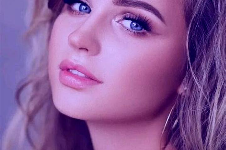 Sage, 32, a dark blonde blue-eyed ebony companion based in Dorna Candrenilor. Offering Duos, Girlfriend Experience, A-Level, Couples, Erotic Massage. Availab...