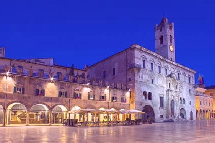 Sage, 32 — Escort in Montemonaco, Italy