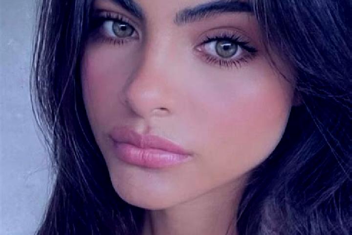 Sage, 33, a black hazel-eyed caucasian companion based in Luebow. Offering Striptease, GFE, Massage. Available for incall and outcall, day and evening dates.