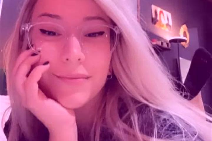 Sage, 33, a blonde amber-eyed indian companion based in Ranghe. Offering OWO, Deep French Kissing, BDSM. Available for incall and outcall, day and evening da...