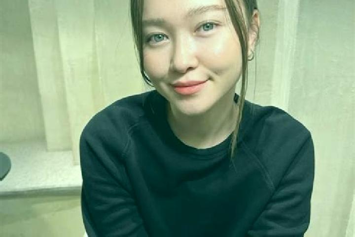 Sage, 33, a chestnut blue-eyed asian companion based in Kolonodale. Offering Roleplay, CIM, Tantra, Erotic Massage. Available for incall and outcall, day and...
