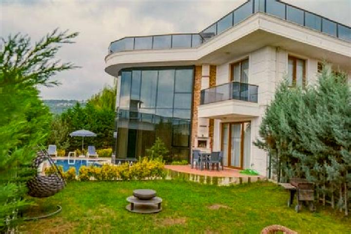 Sage, 35 — Escort in Yedigoez, Turkey