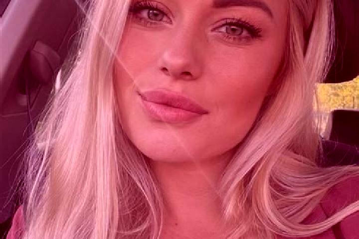 Sage, 36, a blonde hazel-eyed caucasian companion based in Terwolde. Offering Erotic Massage, Striptease, Dinner Date, Party Girl. Available for incall and o...