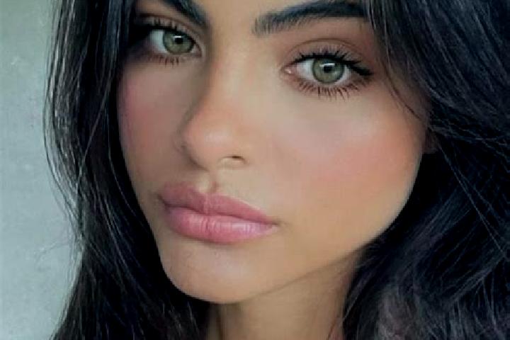 Sage, 36, a brunette green-eyed caucasian companion based in Cortil-Noirmont. Offering Duos, Dinner Date, Erotic Massage, Fetish, Tantra. Available for incal...