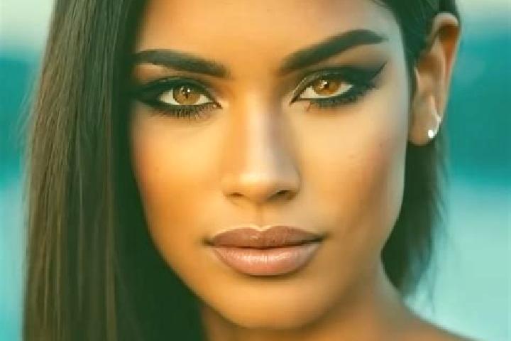 Sage, 37, a black hazel-eyed latina companion based in Orsenigo. Offering Roleplay, 69, Dinner Date. Available for incall and outcall, overnight bookings ava...