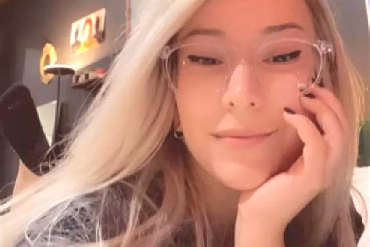 Sage, 38, a dark blonde green-eyed middle eastern companion based in Vacoas. Offering BDSM, A-Level, Duos, 69, Girlfriend Experience. Available for incall an...