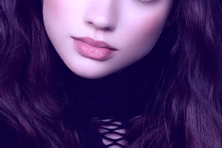 Scarlett, 21, a brunette dark-eyed ebony companion based in Boce. Offering Massage, Dinner Date. Available for incall and outcall, day and evening dates.