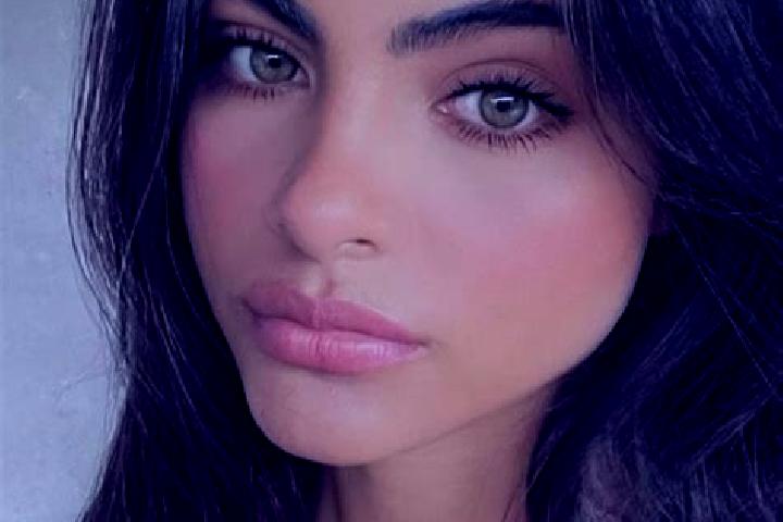 Scarlett, 21, a brunette green-eyed latina companion based in Elbow Park. Offering Fetish, Travel Companion, Overnight, 69, OWO. Available for incall and out...