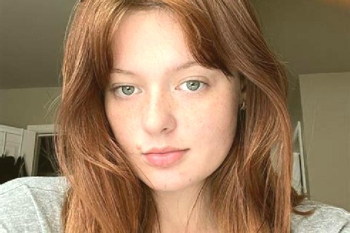 Scarlett, 21, a red green-eyed mediterranean companion based in Argensola. Offering Travel Companion, Massage, Girlfriend Experience. Available for incall an...
