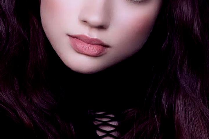 Scarlett, 22, a brunette dark-eyed european companion based in Pasirian. Offering Deep French Kissing, Domination, Erotic Massage. Available for incall and o...