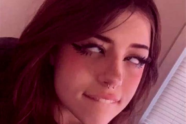 Scarlett, 23, a black dark-eyed mixed companion based in Turgutreis. Offering Party Girl, OWO. Available for incall and outcall, overnight bookings available.