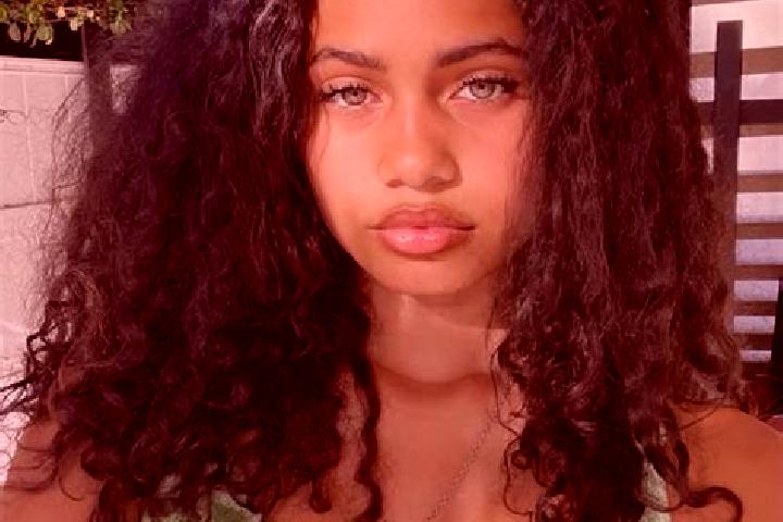 Scarlett, 23, a black green-eyed mixed companion based in Lubukbergalung. Offering Tantra, Massage, Striptease, BDSM. Available for incall and outcall, day a...