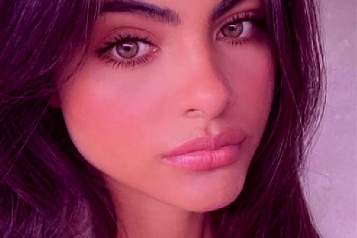 Scarlett, 23, a brunette blue-eyed indian companion based in Voinykha. Offering 69, CIM, Roleplay. Available for incall and outcall, day and evening dates.