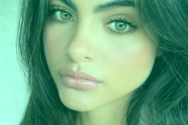 Scarlett, 23, a brunette dark-eyed latina companion based in Agnanta. Offering A-Level, Prostate Massage, Duos. Available for incall and outcall, day and eve...