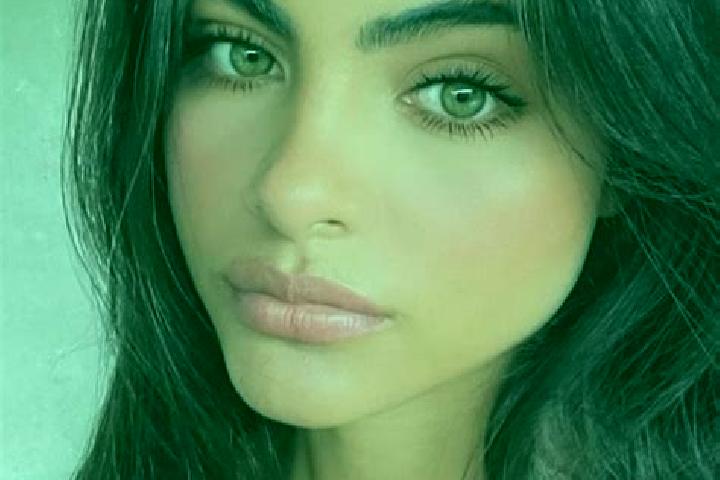 Scarlett, 23, a brunette grey-eyed european companion based in Boboua. Offering Massage, Domination, OWO, A-Level. Available for incall and outcall, overnigh...
