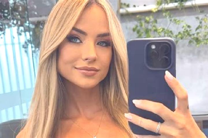 Scarlett, 23 — Escort in Casa Conejo, United States