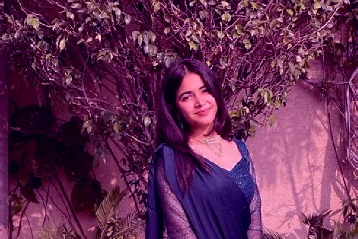 Scarlett, 24, a chestnut blue-eyed indian companion based in Farwell. Offering Roleplay, A-Level, Erotic Massage, Couples, Dinner Date. Available for incall ...