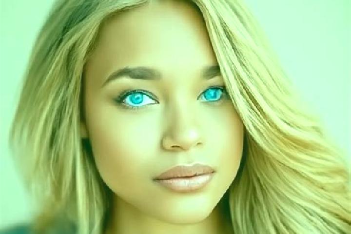 Scarlett, 24, a chestnut blue-eyed latina companion based in Essing. Offering Travel Companion, A-Level, Massage, Striptease. Available for incall and outcal...
