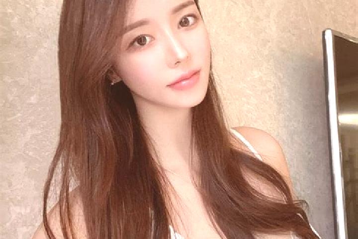 Scarlett, 24 — Escort in Chuantan, China