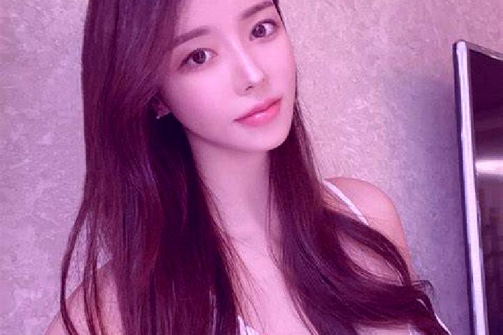 Scarlett, 24 — Escort in Kas, Denmark