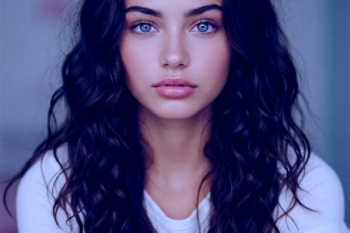 Scarlett, 25, a brunette amber-eyed mediterranean companion based in Yureo. Offering A-Level, Travel Companion, Roleplay, Party Girl, Tantra. Available for i...