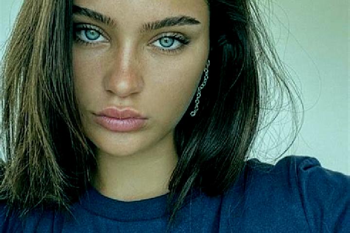 Scarlett, 25, a brunette dark-eyed mixed companion based in Gissi. Offering BDSM, Travel Companion. Available for incall and outcall, overnight bookings avai...