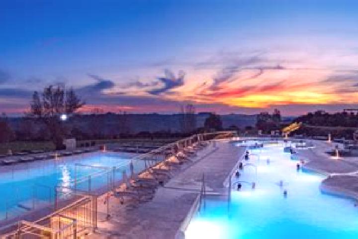 Scarlett, 25 — Escort in Serre di Rapolano, Italy