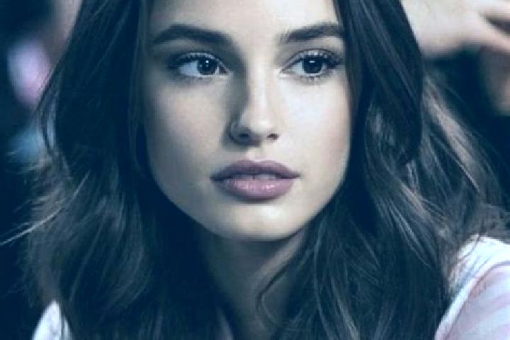 Scarlett, 27, a brunette brown-eyed ebony companion based in Copalo (Chalco). Offering Striptease, Prostate Massage, Erotic Massage, Couples, Duos. Available...
