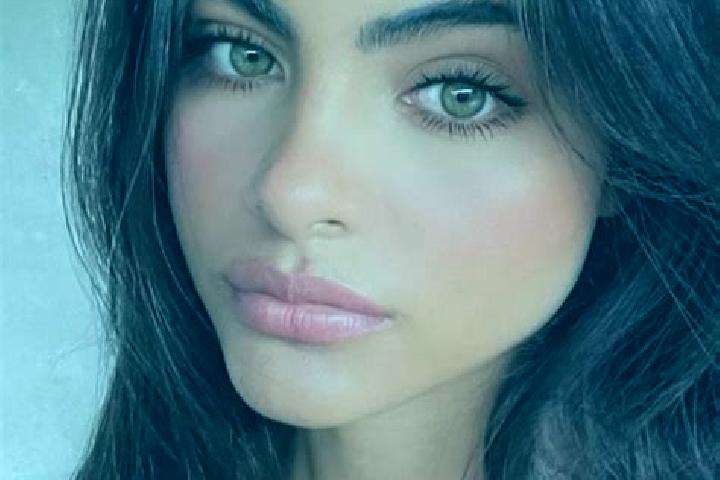 Scarlett, 27, a chestnut hazel-eyed latina companion based in Union Choco. Offering Massage, Party Girl, Overnight, Tantra. Available for incall and outcall,...