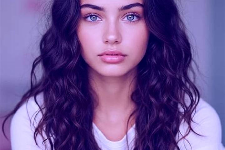 Scarlett, 27, a dark blonde amber-eyed mediterranean companion based in Rozdrazew. Offering Domination, Deep French Kissing, Dinner Date. Available for incal...