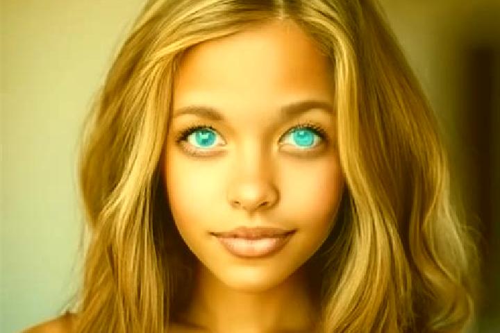 Scarlett, 28, a chestnut blue-eyed mixed companion based in Castelferrato. Offering Massage, Deep French Kissing, Dinner Date. Available for incall and outca...