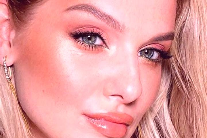 Scarlett, 28, a dark blonde green-eyed mixed companion based in Rahabah. Offering Overnight, Erotic Massage, Domination, Girlfriend Experience. Available for...