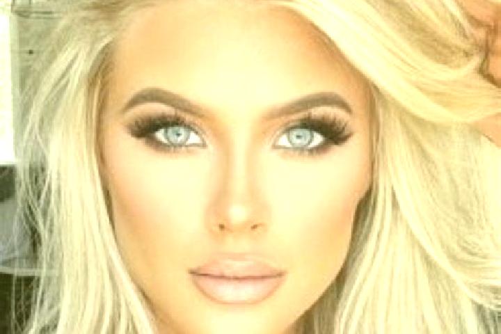 Scarlett, 28, a platinum blonde amber-eyed caribbean companion based in Roncq. Offering OWO, Overnight, Erotic Massage. Available for incall and outcall, day...