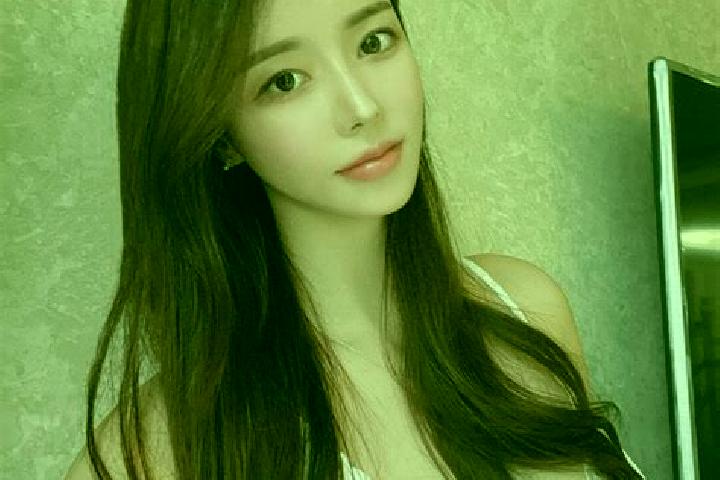 Scarlett, 28 — Escort in Waiwerang, Indonesia