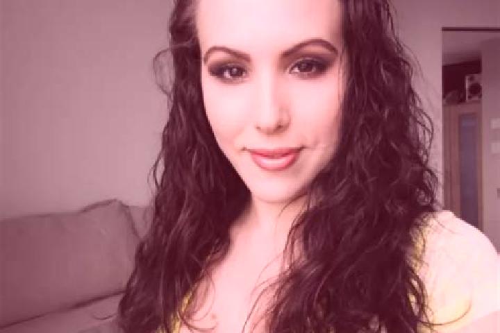 Scarlett, 29, a auburn grey-eyed caucasian companion based in Megliadino San Fidenzio. Offering Erotic Massage, Massage, OWO. Available for incall and outcal...