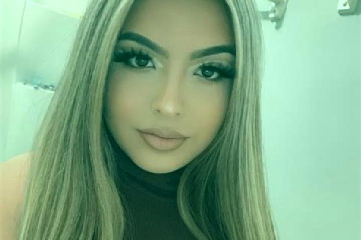 Scarlett, 29, a blonde amber-eyed latina companion based in Clirim. Offering Party Girl, A-Level, Prostate Massage, Massage. Available for incall and outcall...