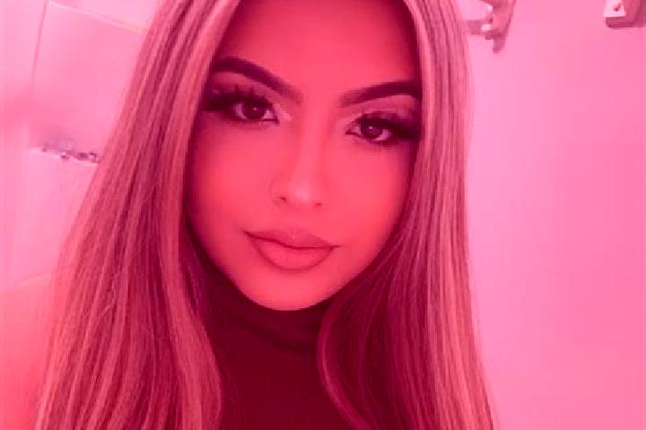 Scarlett, 29, a blonde amber-eyed latina companion based in Velyka Hlusha. Offering CIM, Fetish, GFE. Available for incall and outcall, overnight bookings av...