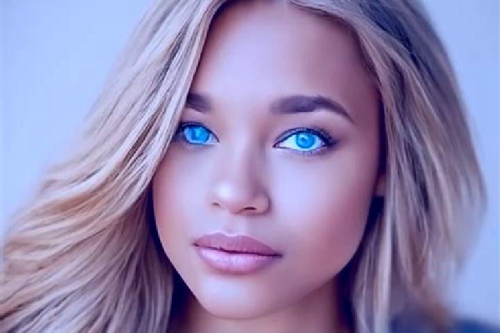 Scarlett, 30, a dark blonde blue-eyed latina companion based in Candasnos. Offering CIM, Fetish. Available for incall and outcall, overnight bookings available.