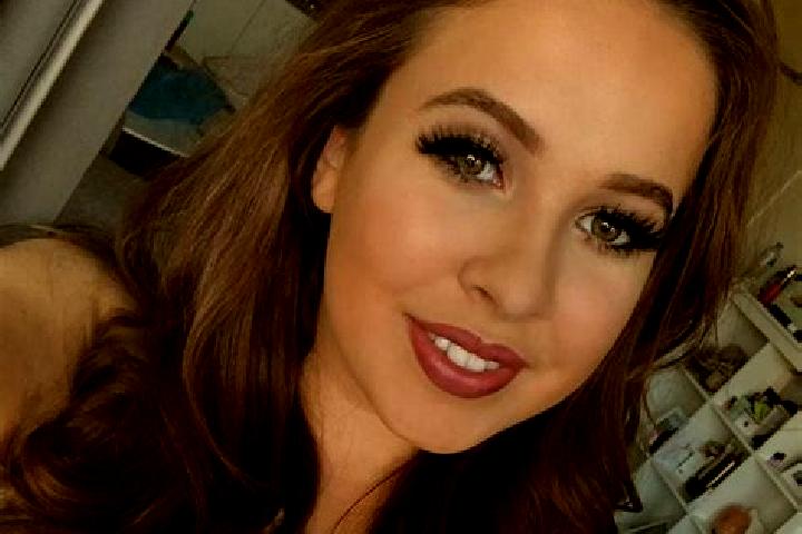 Scarlett, 31, a red grey-eyed caribbean companion based in Medway. Offering Deep French Kissing, Striptease. Available for incall and outcall, overnight book...