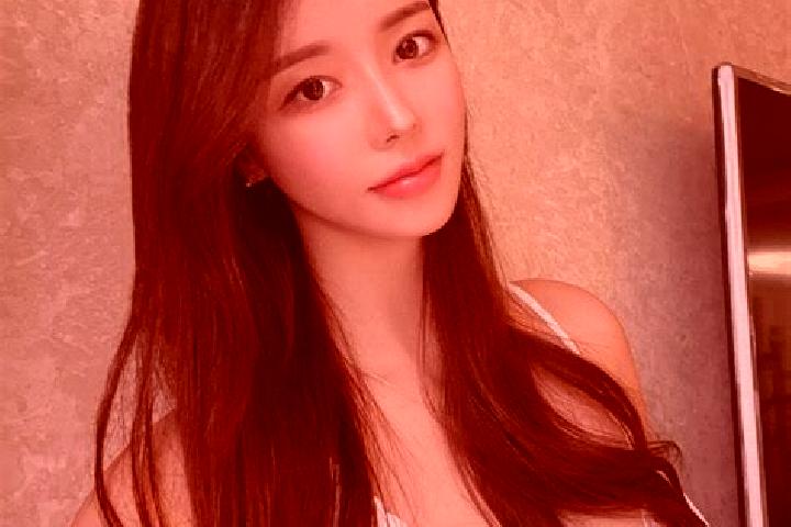 Scarlett, 31 — Escort in Celangap, Indonesia