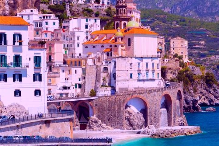 Scarlett, 31 — Escort in Cendon, Italy