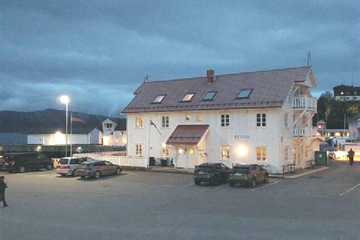 Scarlett, 31 — Escort in Lodingen, Norway