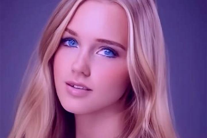 Scarlett, 32, a blonde amber-eyed mediterranean companion based in Naraingarh. Offering Dinner Date, Prostate Massage, Party Girl, BDSM, Girlfriend Experienc...